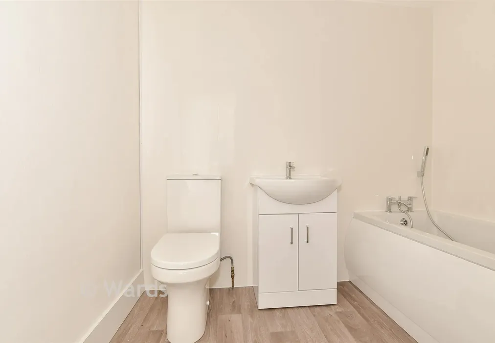 Bathroom - Molland Close, Ash, Canterbury, Kent - Wards of Kent