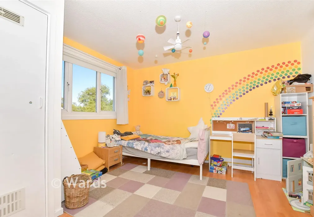 Bedroom 2 - Fuggles Close, Paddock Wood, Tonbridge, Kent - Wards of Kent