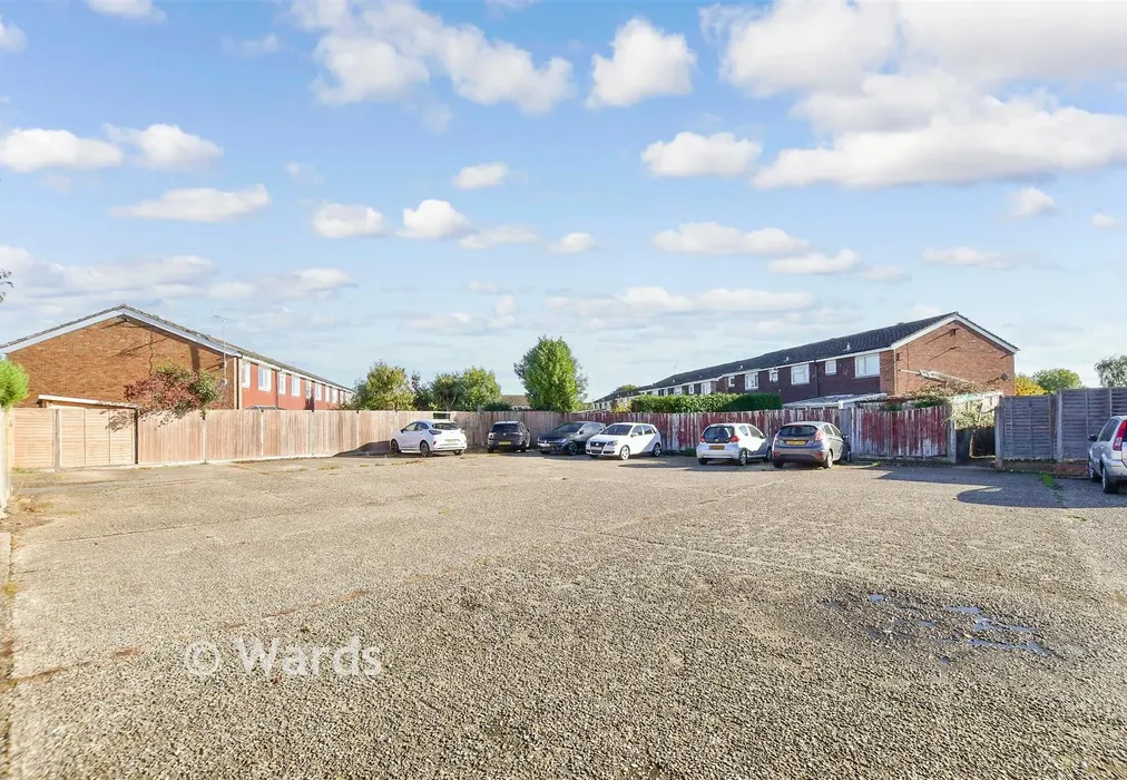 Driveway/Parking - Fuggles Close, Paddock Wood, Tonbridge, Kent - Wards of Kent