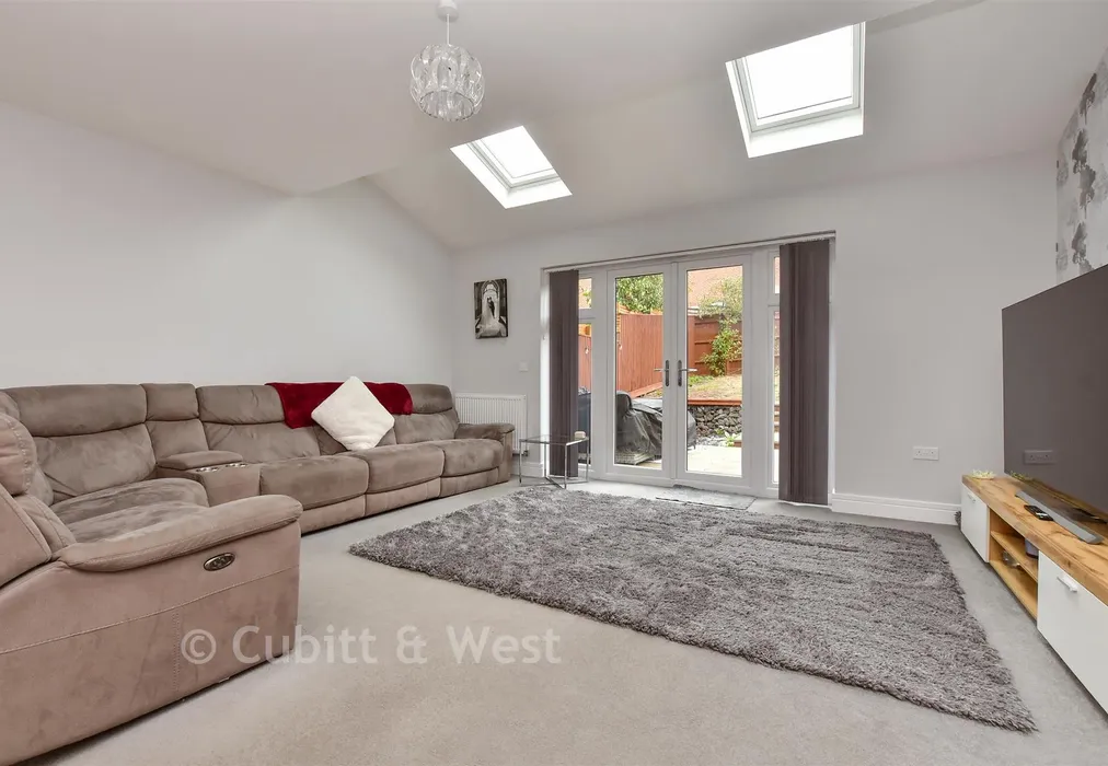 Lounge - Consort Drive, Leatherhead, Surrey - Wards of Kent
