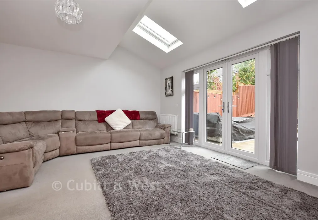 Lounge - Consort Drive, Leatherhead, Surrey - Wards of Kent