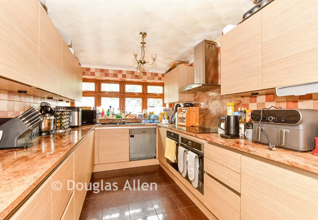 Kitchen - Rochford Close, Hornchurch, Essex - Wards of Kent