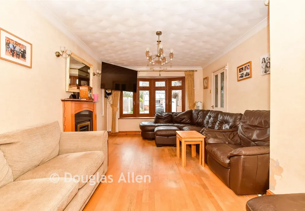 Lounge - Rochford Close, Hornchurch, Essex - Wards of Kent