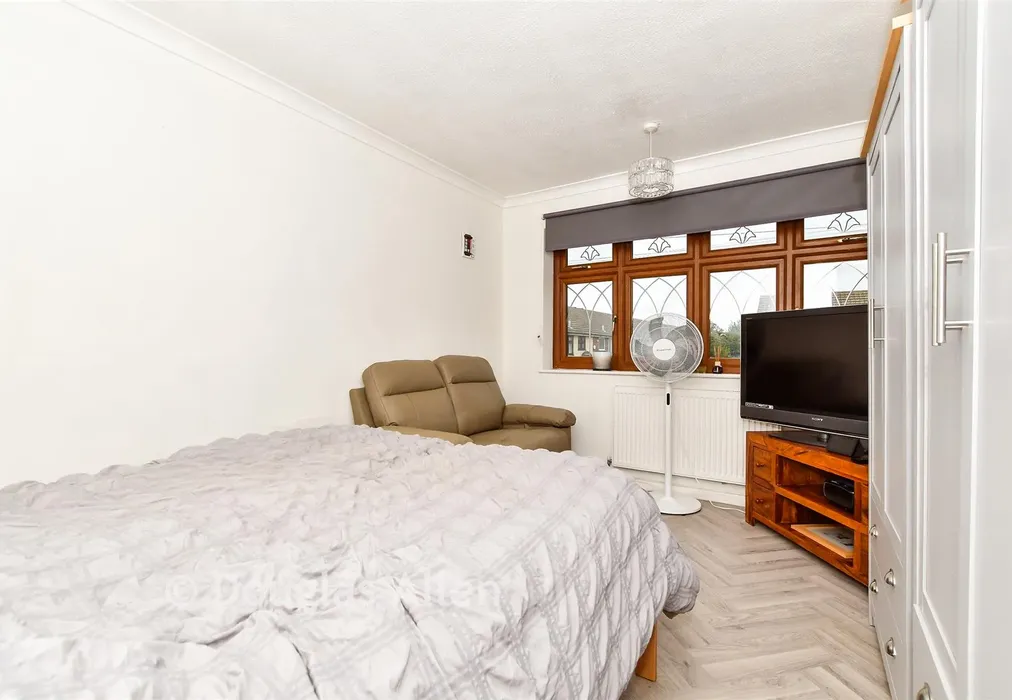 Bedroom 1 - Rochford Close, Hornchurch, Essex - Wards of Kent