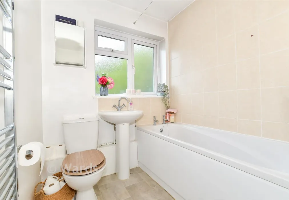 Bathroom - Hildenborough Crescent, Allington, Maidstone, Kent - Wards of Kent