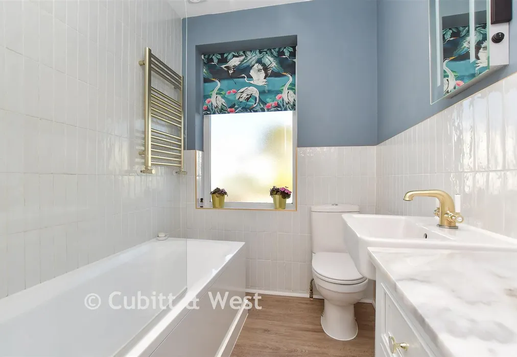 Bathroom - Constance Road, Sutton, Surrey - Wards of Kent