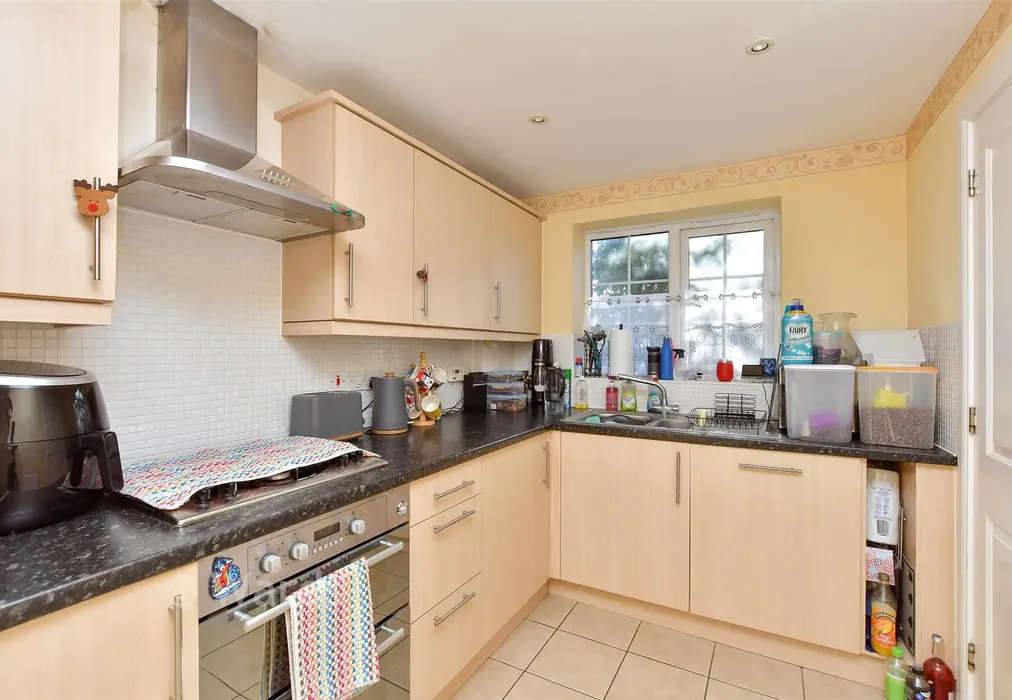 Kitchen - Fennel Close, Minster On Sea, Sheerness, Kent - Wards of Kent