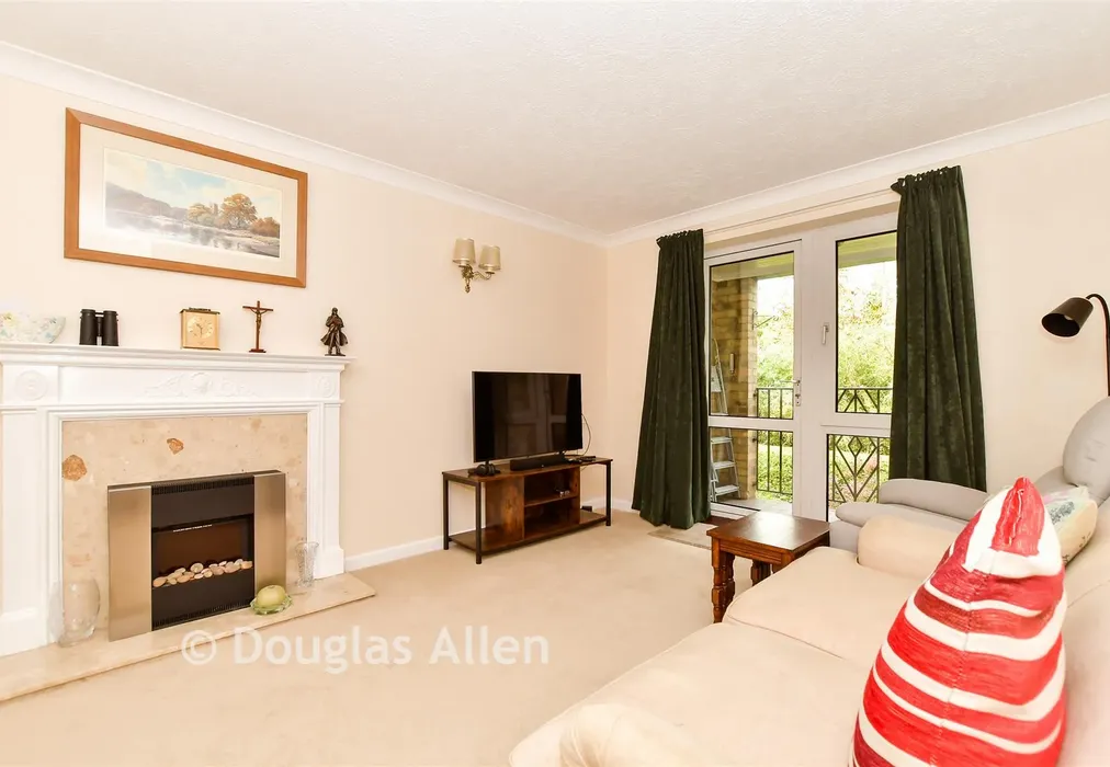 Lounge/Diner - Grange Avenue, Woodford Green, Essex - Wards of Kent