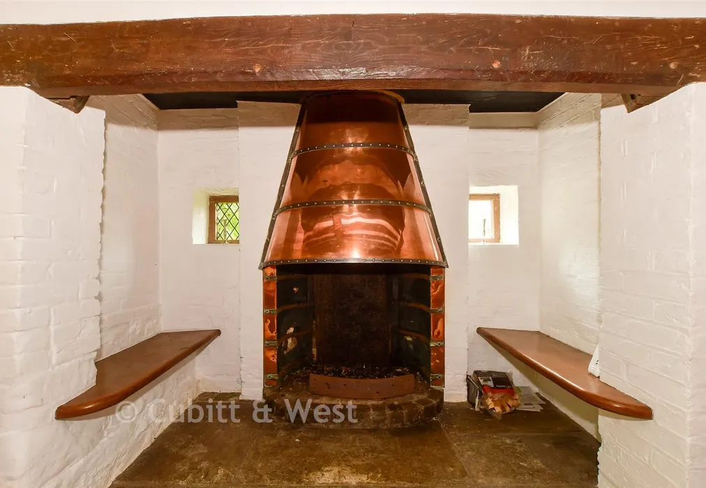 Internal Lifestyle Photograph - Cat Street, Upper Hartfield, East Sussex - Wards of Kent