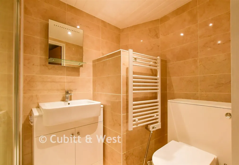 En-Suite Shower Room - Cat Street, Upper Hartfield, East Sussex - Wards of Kent