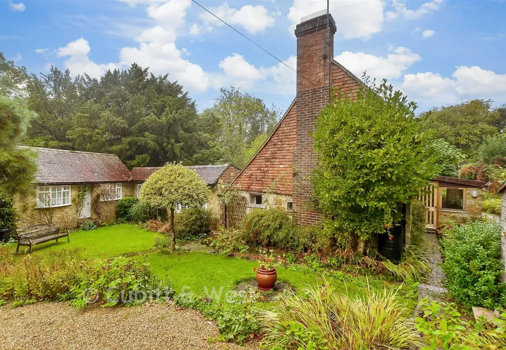 Front Garden - Cat Street, Upper Hartfield, East Sussex - Wards of Kent