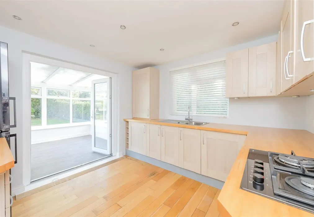Kitchen - Sole Street, Cobham, Kent - Wards of Kent