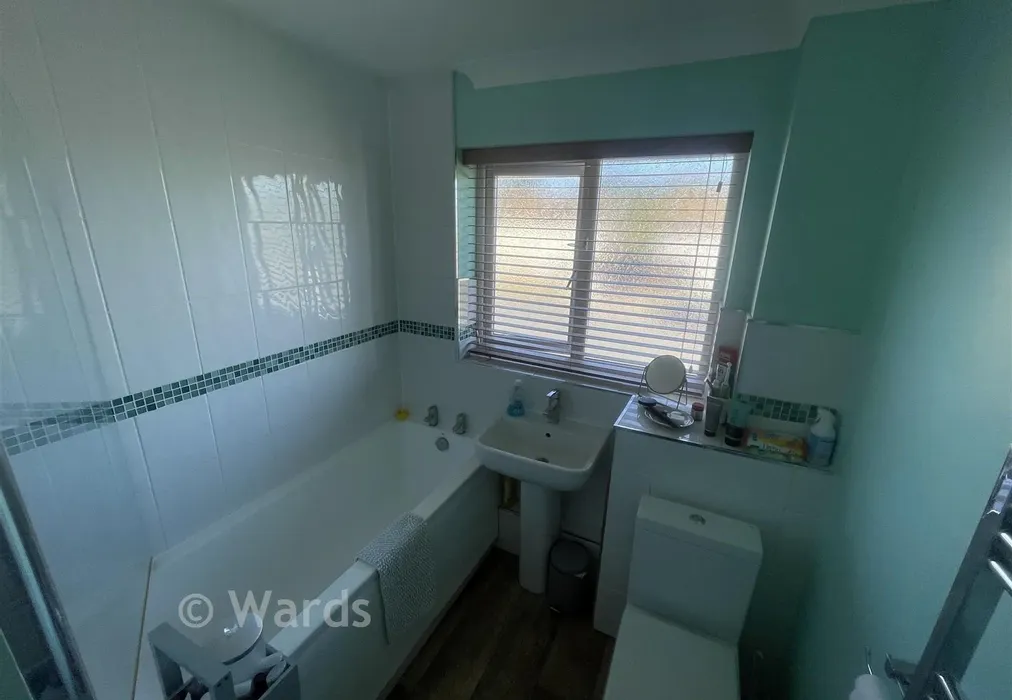 Bathroom - Patterson Close, Deal, Kent - Wards of Kent