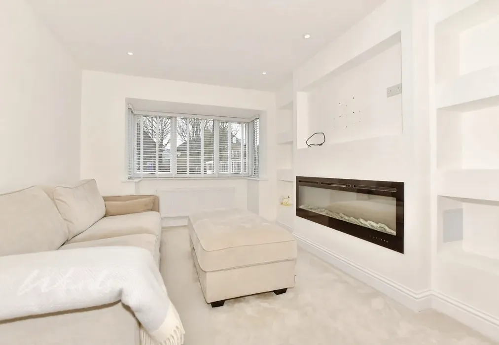 Haven lounge use - Manor Road St. Nicholas At Wade CT7 - Wards of Kent