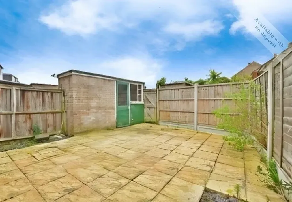 89f5701f-garden - Lee Walk, Basildon, SS16 - Wards of Kent
