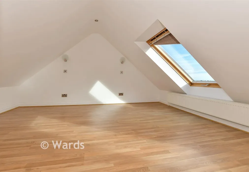 Bedroom 1 - Blackberry Way, Whitstable, Kent - Wards of Kent