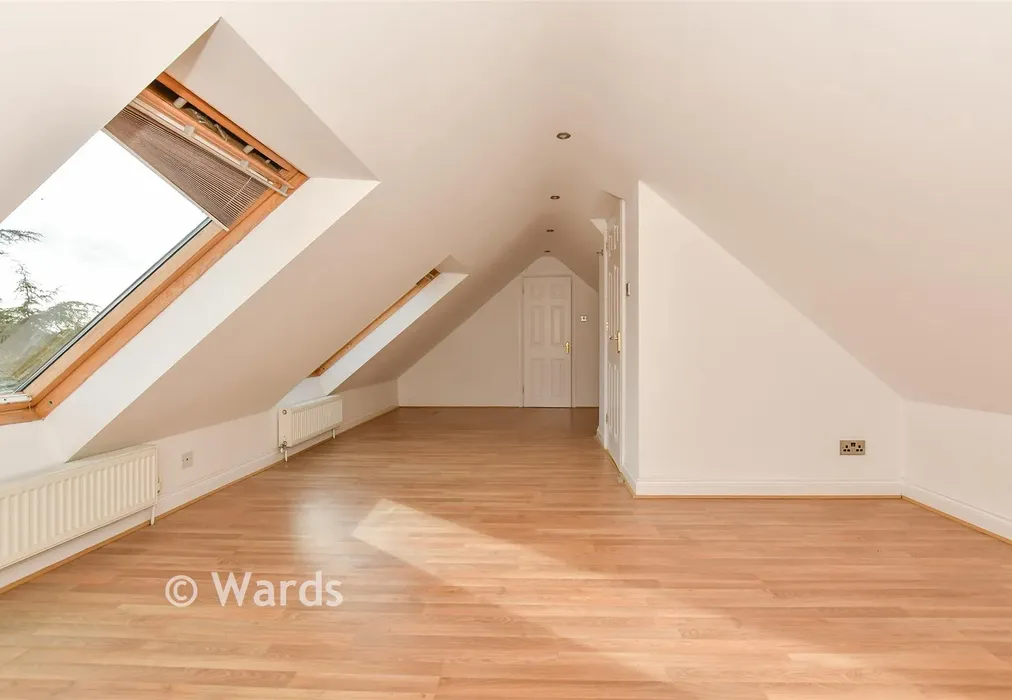 Bedroom 1 - Blackberry Way, Whitstable, Kent - Wards of Kent