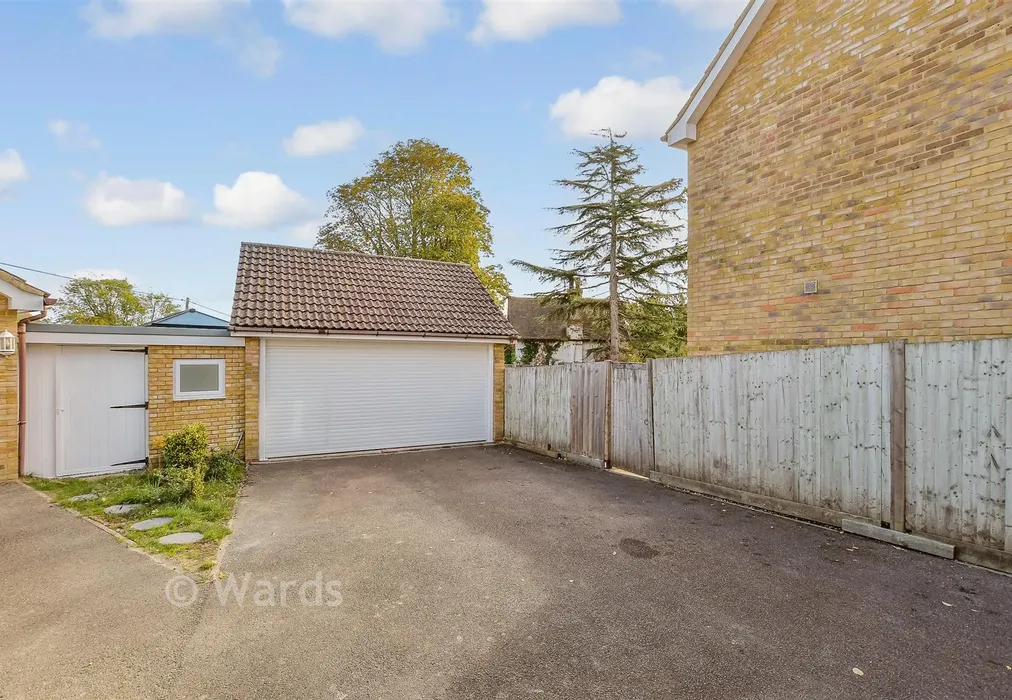 Driveway /Garage - Blackberry Way, Whitstable, Kent - Wards of Kent