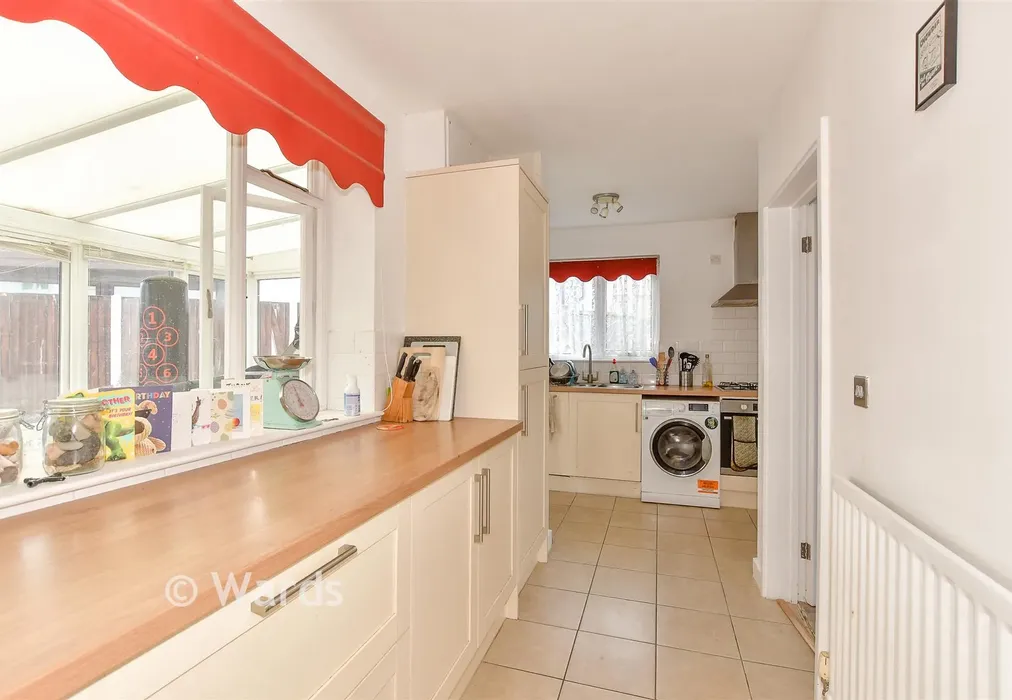 Internal Feature - Sheldon Close, Aylesham, Canterbury, Kent - Wards of Kent