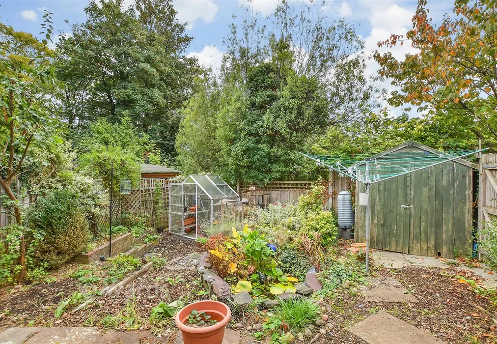 External Feature - Mill Crescent, Tonbridge, Kent - Wards of Kent