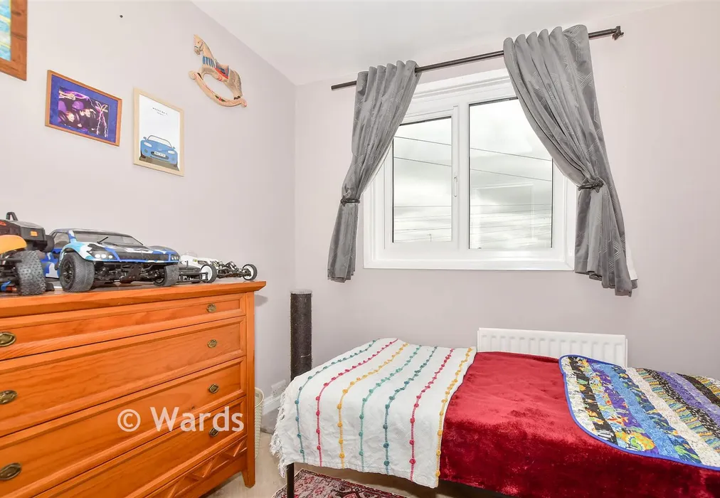 Bedroom 2 - Cogate Road, Paddock Wood, Tonbridge, Kent - Wards of Kent