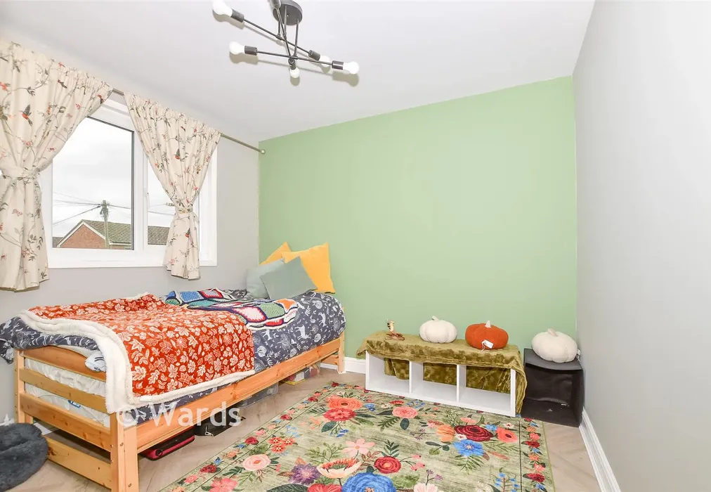 Bedroom 3 - Cogate Road, Paddock Wood, Tonbridge, Kent - Wards of Kent