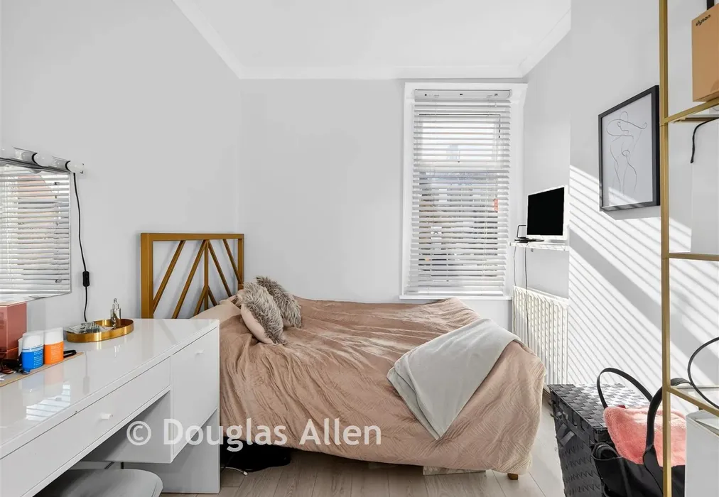 Internal Feature - Edgar Road, Chadwell Heath, Essex - Wards of Kent