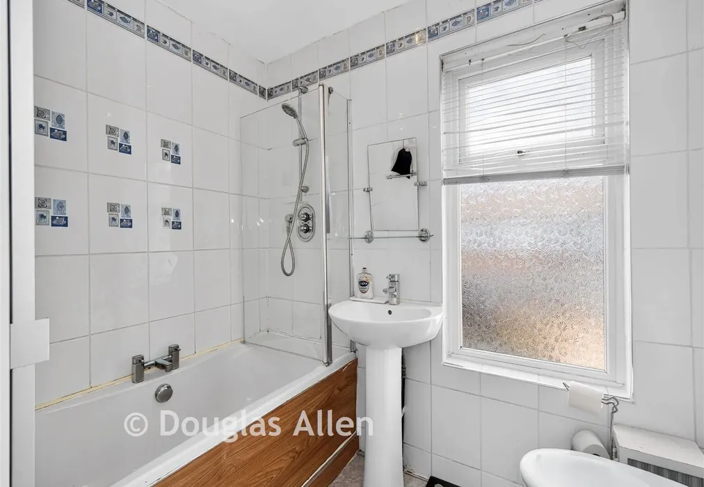 Internal Feature - Edgar Road, Chadwell Heath, Essex - Wards of Kent