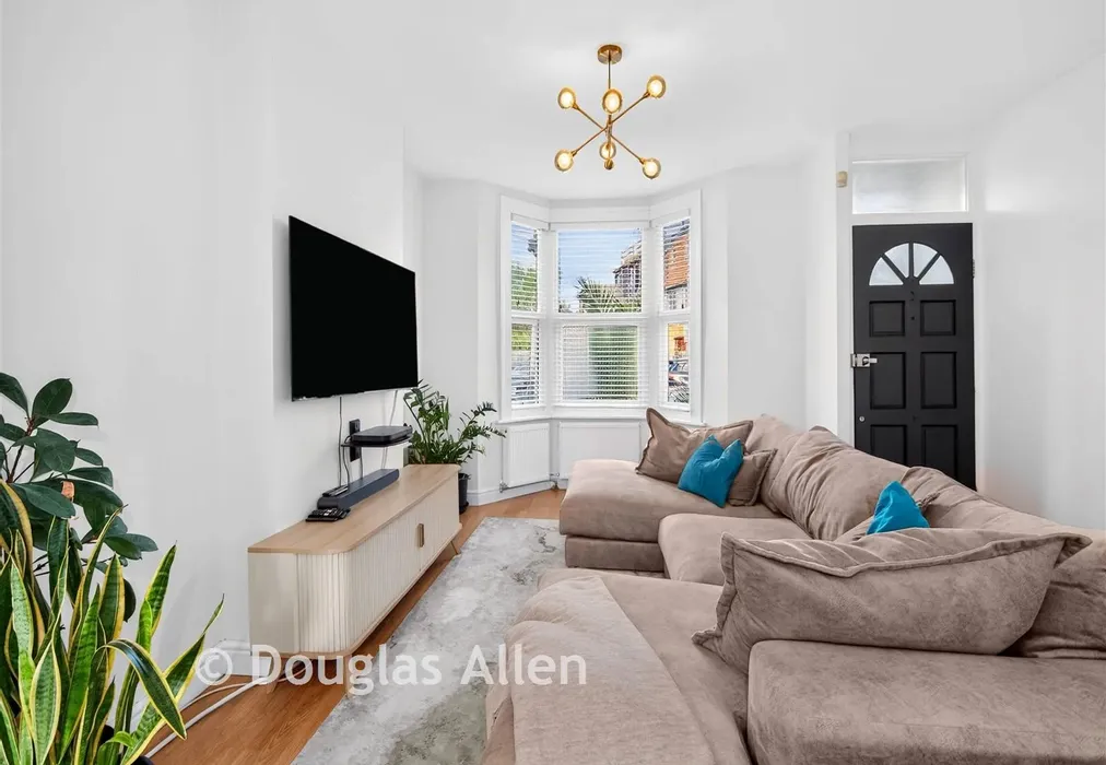 Internal Feature - Edgar Road, Chadwell Heath, Essex - Wards of Kent