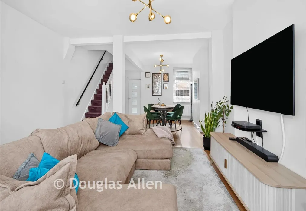 Internal Feature - Edgar Road, Chadwell Heath, Essex - Wards of Kent