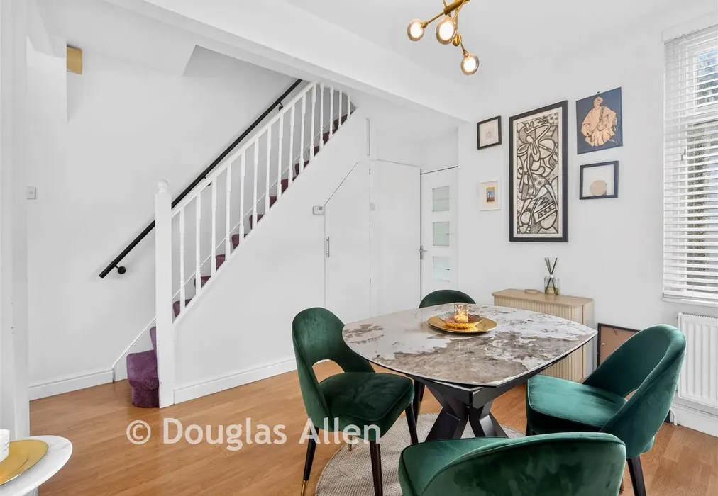 Internal Feature - Edgar Road, Chadwell Heath, Essex - Wards of Kent