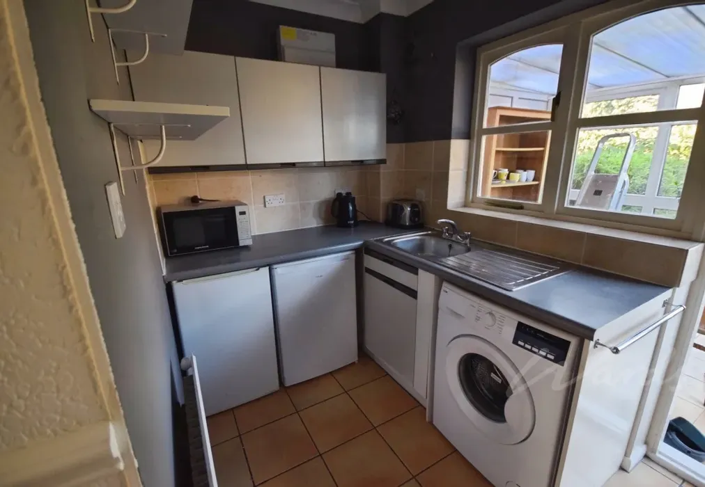 medway road kitchen - Medway Road Gillingham ME7 - Wards of Kent