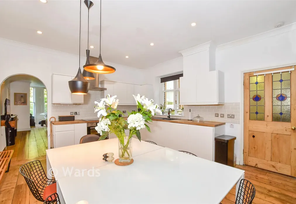 Kitchen/Diner - Sandling Place, Sandling, Kent - Wards of Kent
