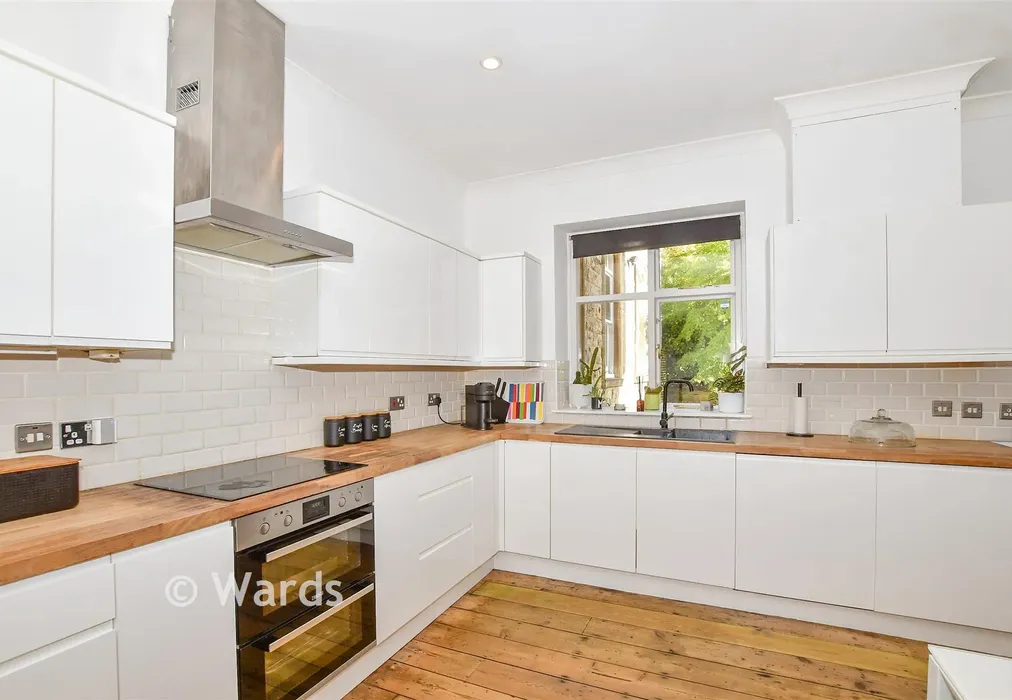 Kitchen - Sandling Place, Sandling, Kent - Wards of Kent