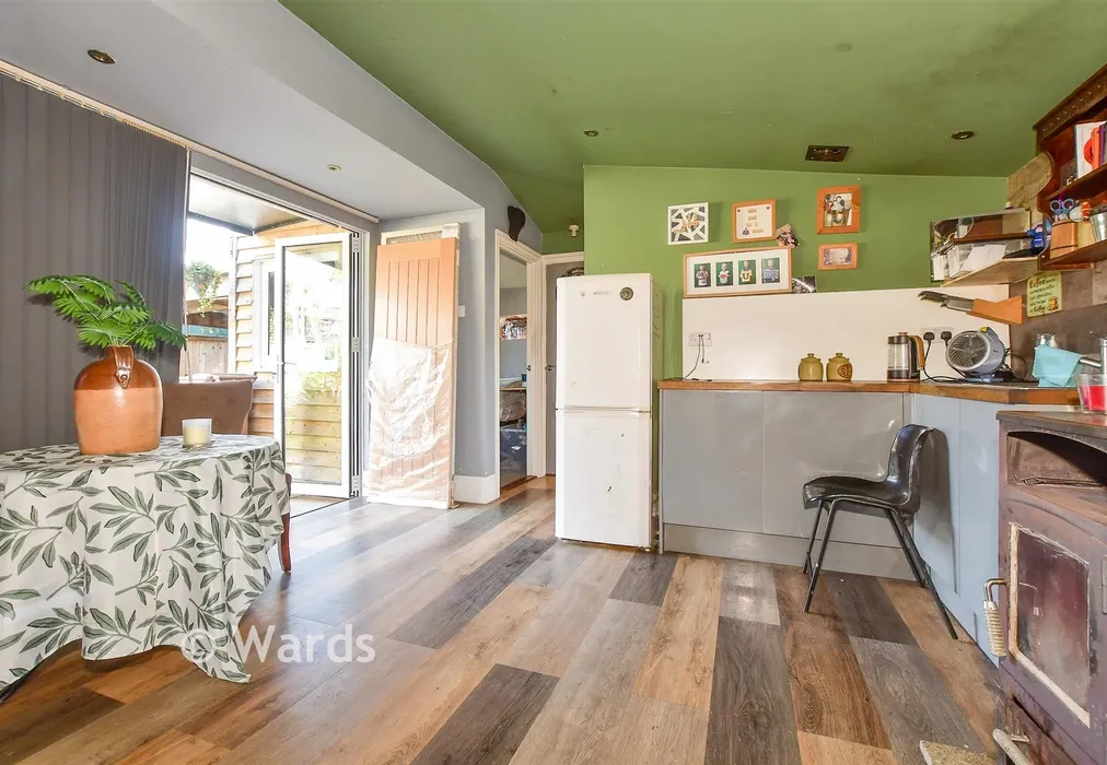 Room 1 - Osborne Road, Willesborough, Ashford, Kent - Wards of Kent