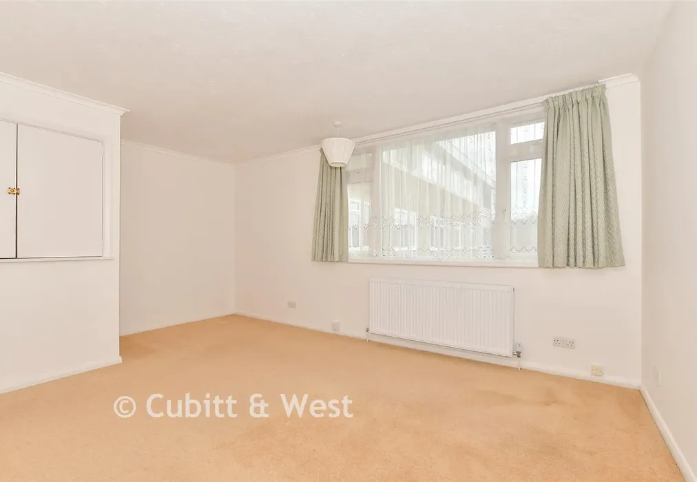 Internal Feature - Arundel Garden, Rustington, West Sussex - Wards of Kent