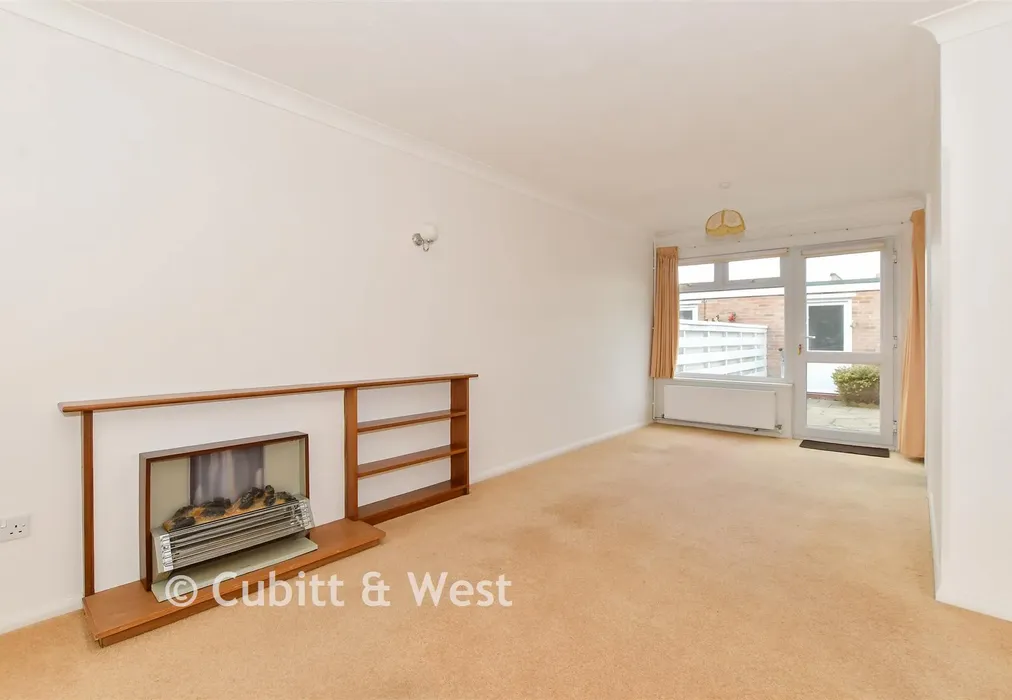 Internal Feature - Arundel Garden, Rustington, West Sussex - Wards of Kent