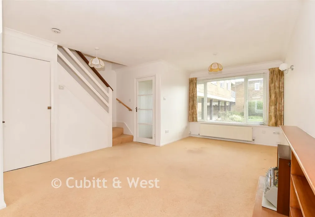 Internal Feature - Arundel Garden, Rustington, West Sussex - Wards of Kent