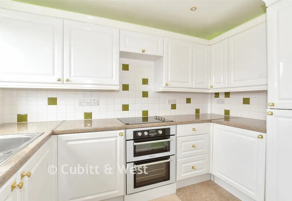 Internal Feature - Arundel Garden, Rustington, West Sussex - Wards of Kent