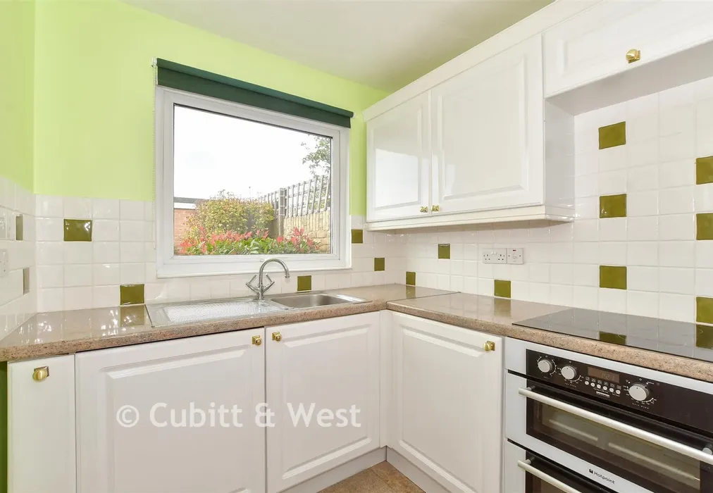 Internal Feature - Arundel Garden, Rustington, West Sussex - Wards of Kent