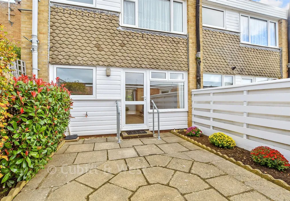 External Feature - Arundel Garden, Rustington, West Sussex - Wards of Kent
