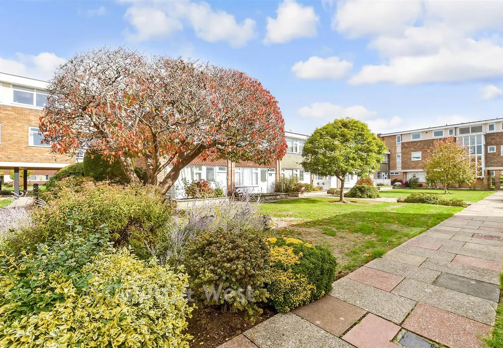 External Feature - Arundel Garden, Rustington, West Sussex - Wards of Kent