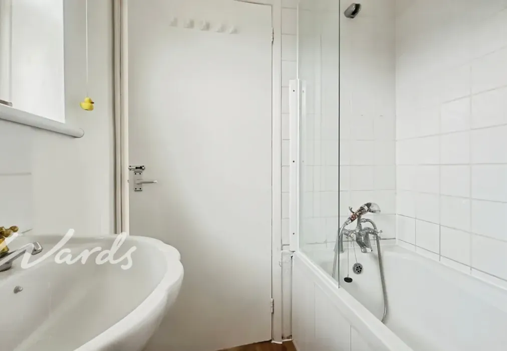 Bathroom - Kingsley Road Maidstone ME15 - Wards of Kent