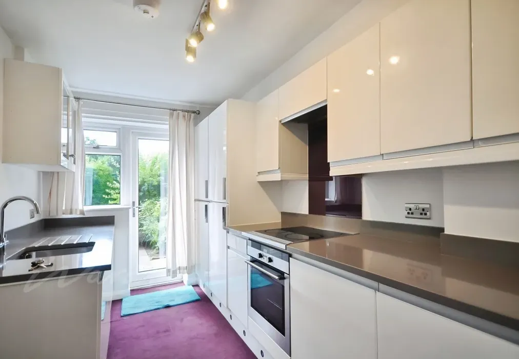 kitchen - Lansdowne Road Tunbridge Wells TN1 - Wards of Kent