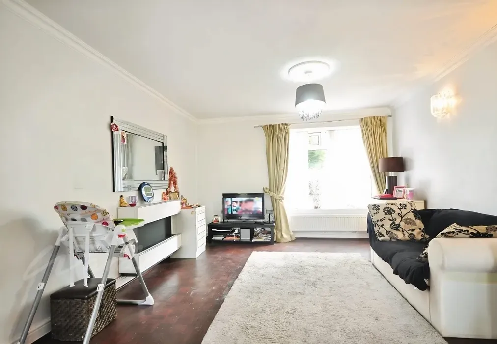 lounge - Lansdowne Road Tunbridge Wells TN1 - Wards of Kent