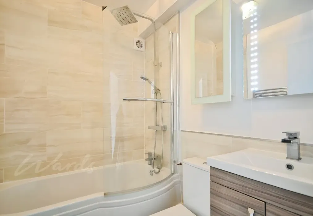 shower room - Lansdowne Road Tunbridge Wells TN1 - Wards of Kent