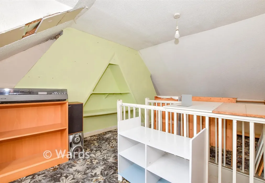 Loft Room - Portland Place, Snodland, Kent - Wards of Kent