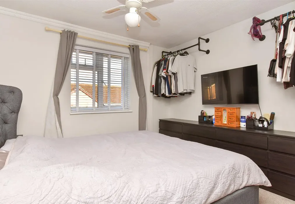 Bedroom 1 - Woolwich Close, Chatham, Kent - Wards of Kent
