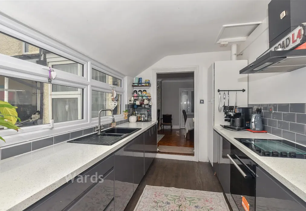 Kitchen - Minster Road, Minster, Sheerness, Kent - Wards of Kent