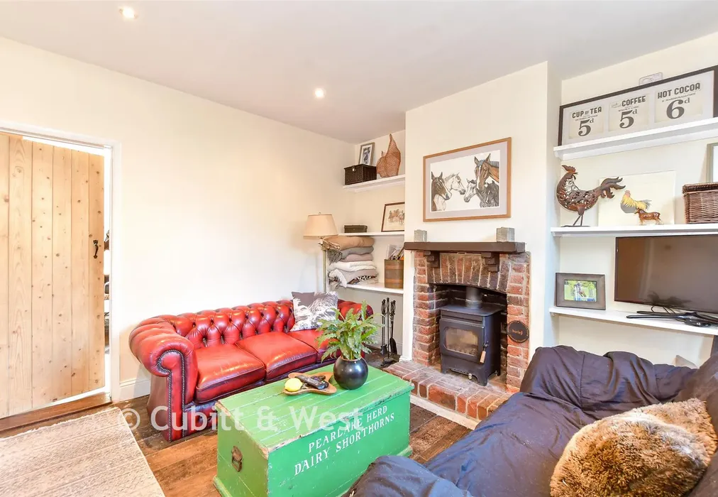 Internal Lounge - East Street, Emsworth, West Sussex - Wards of Kent